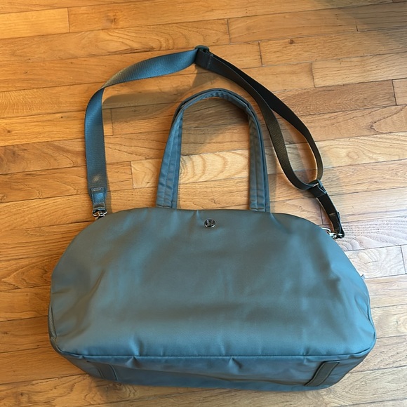 Lululemon City Essentials Bag 25L - Picture 7 of 14